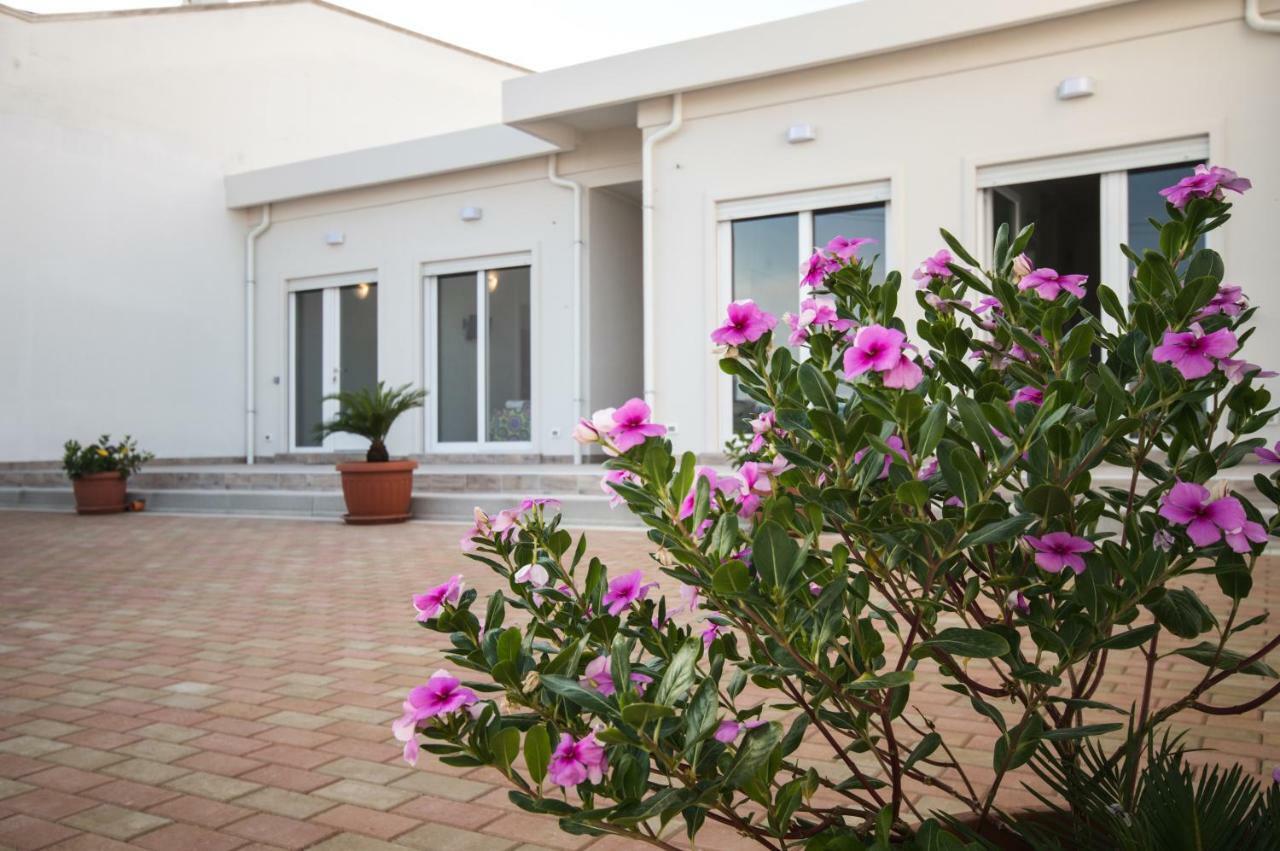 Edone Bed & Breakfast Maruggio Exterior photo